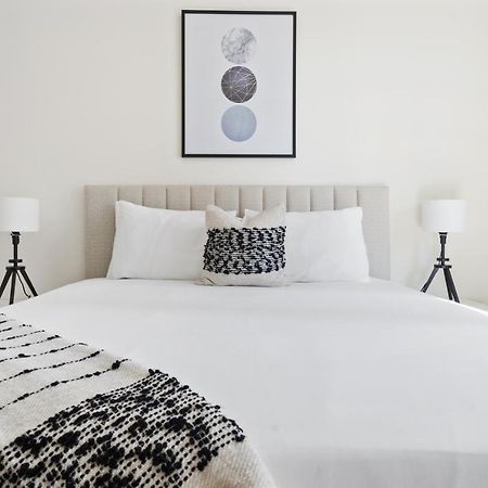 Stylish Apartment With Partial Burj Khalifa View 迪拜 外观 照片