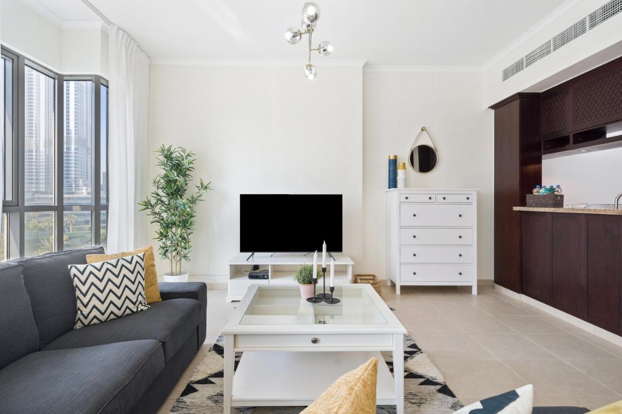 Stylish Apartment With Partial Burj Khalifa View 迪拜 外观 照片