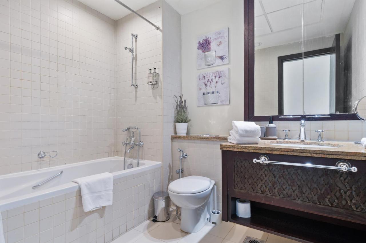 Stylish Apartment With Partial Burj Khalifa View 迪拜 外观 照片