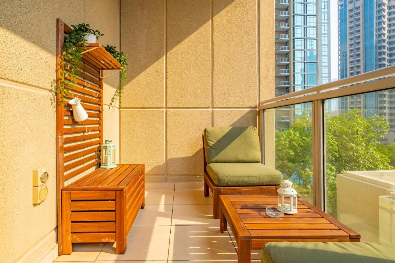Stylish Apartment With Partial Burj Khalifa View 迪拜 外观 照片